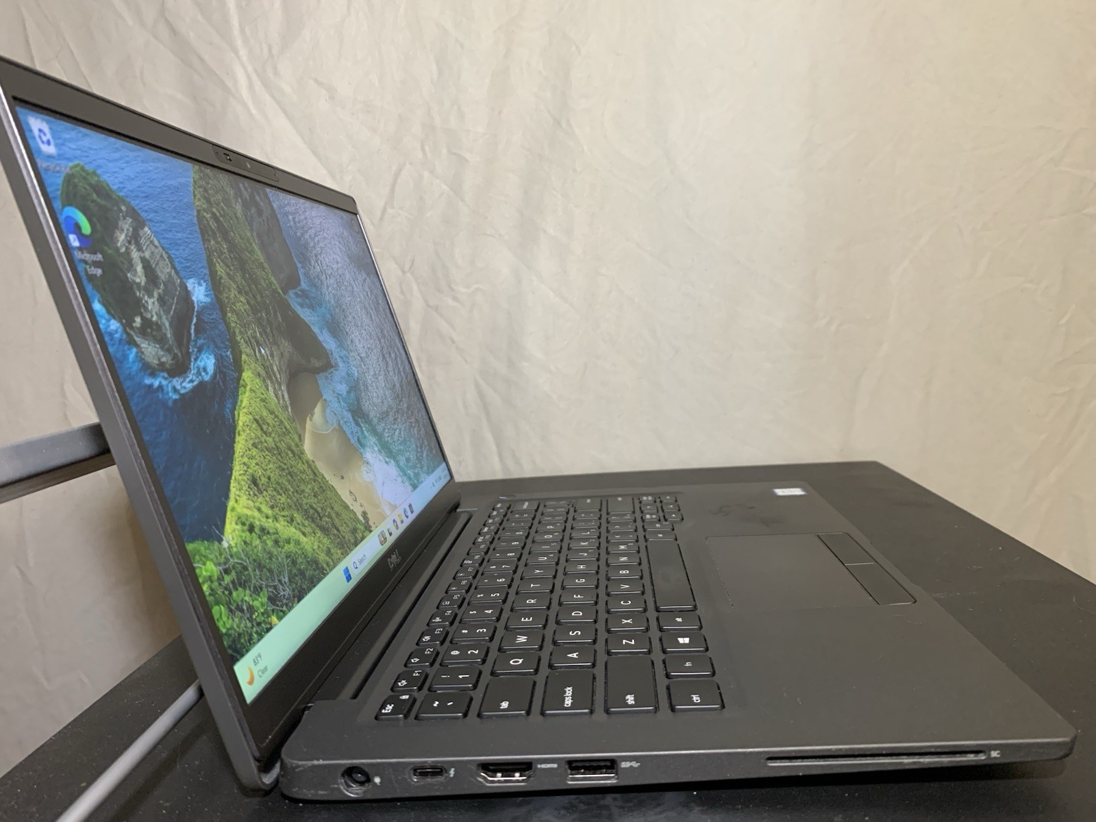 Dell Latitude 7400 i5-8365U 8GB 256GB SSD Win11 14in FHD Black