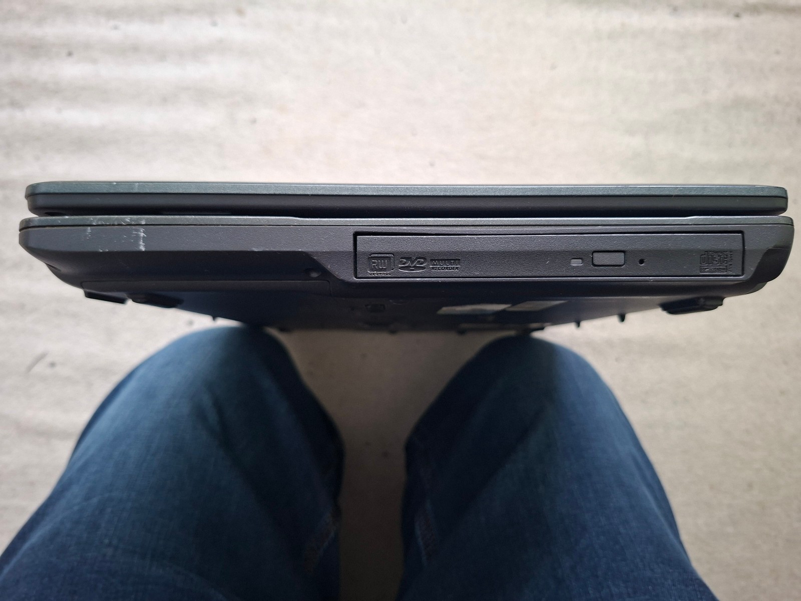 Acer Travelmate 5730 Laptop 15.4″ 1GB 120GB SSD Windows Vista SP2 32 BIT HDMI