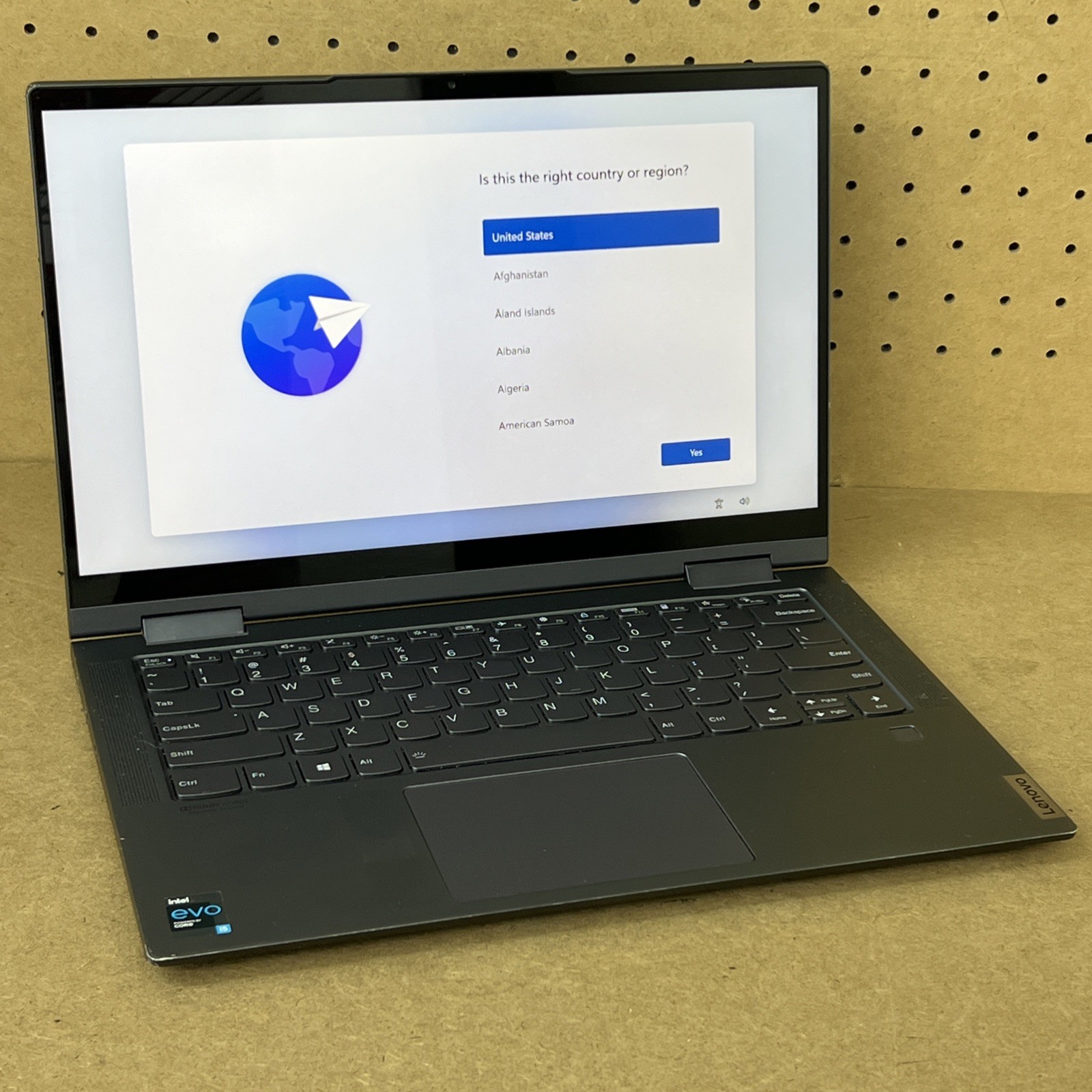 Lenovo Yoga 7 14ITL5 2-in-1 i5-1135G7 2.40GHz 16GB RAM 256GB SSD- Fair *Read*