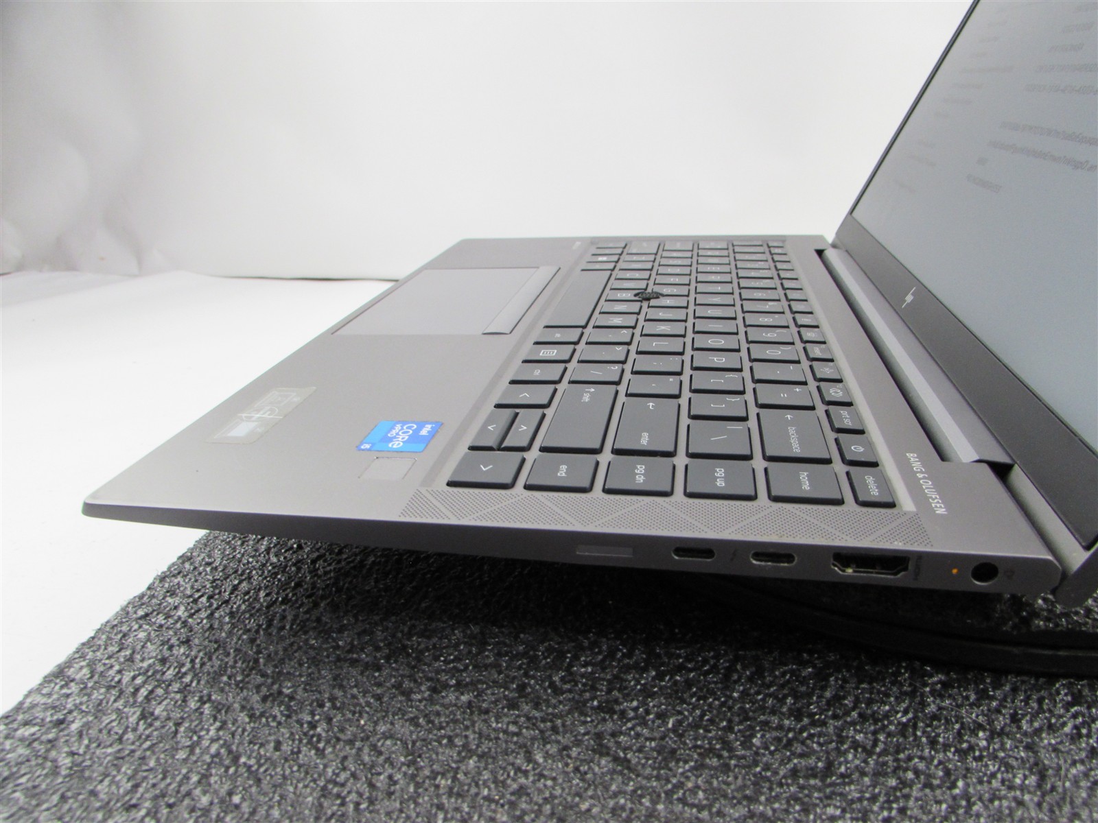 HP ZBOOK FIREFLY 14 (G8) 1920X1080 FHD I5-1145G7 512GB SSD 16GB RAM NO O.S
