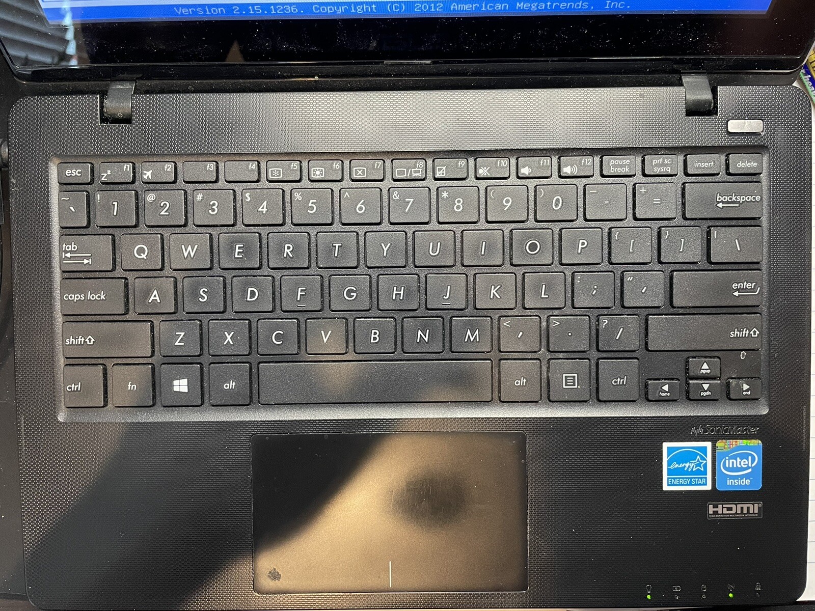 ASUS X200M Touch Screen 4GB RAM Windows 8 Celeron 1.86GHz With Power Adapter