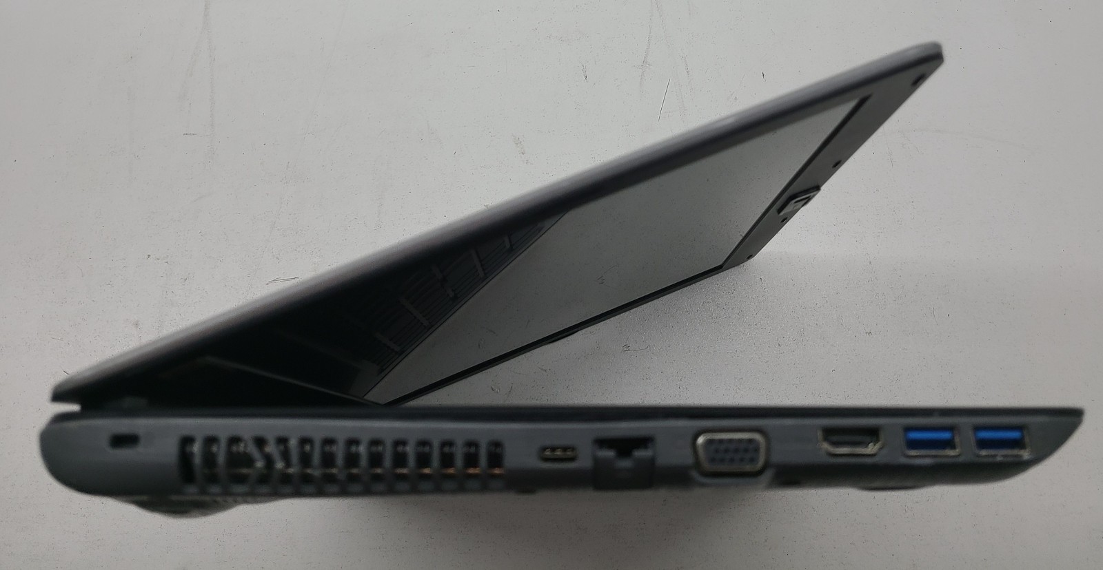 ACER ASPIRE F 15 F5-573-55LV Laptop Intel i5-7200U 8GB Ram NO HD/OS/POWER (FL)