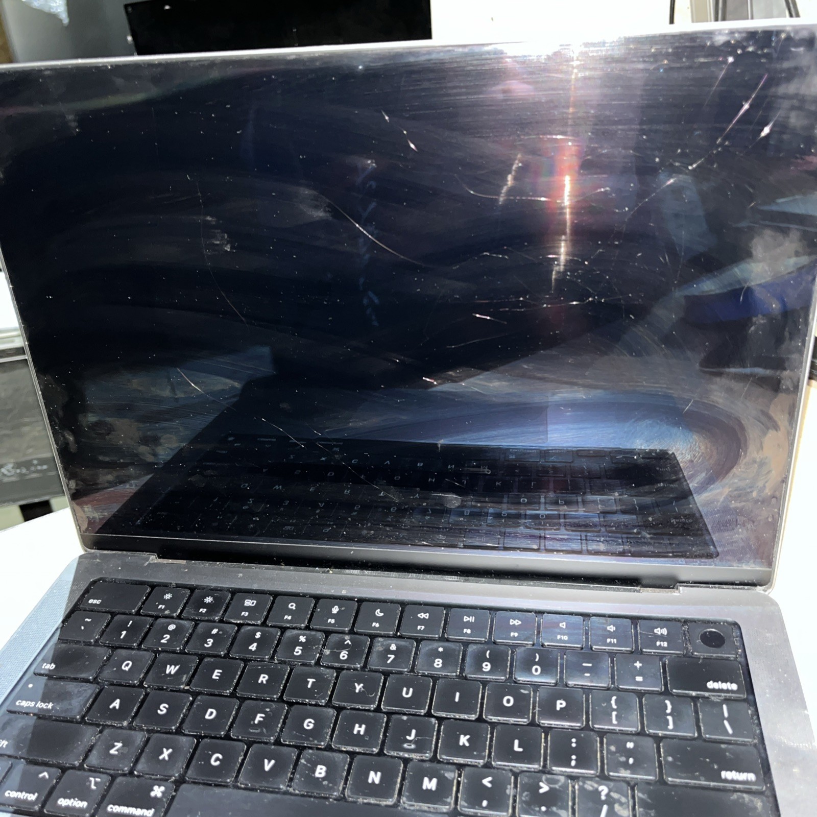 APPLE MACBOOK PRO “M1″ 8 CPU/14 GPU 14” 3.2GHZ 16GB RAM 512SSD