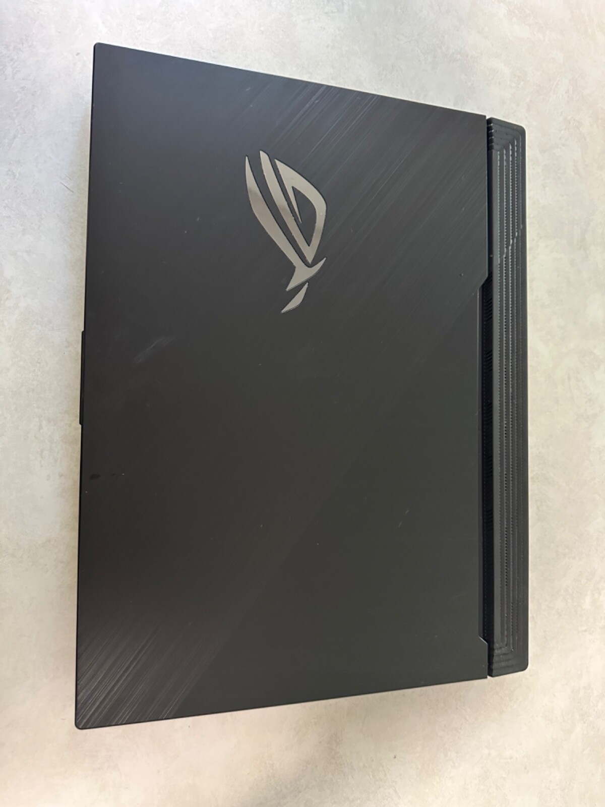ASUS ROG G531GT 15.6″ FHD Gaming Laptop- Hexa-Core 4.5 GHz Intel i7-9750H