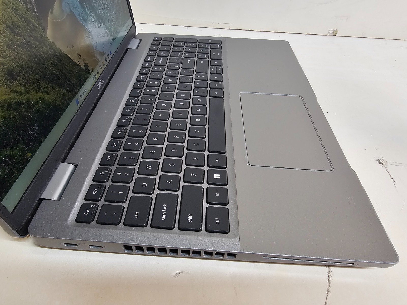 Dell Latitude 5520 Laptop – 2.6 GHz i5-1145G7 16GB 512GB 15.6″ Touchscreen SP31