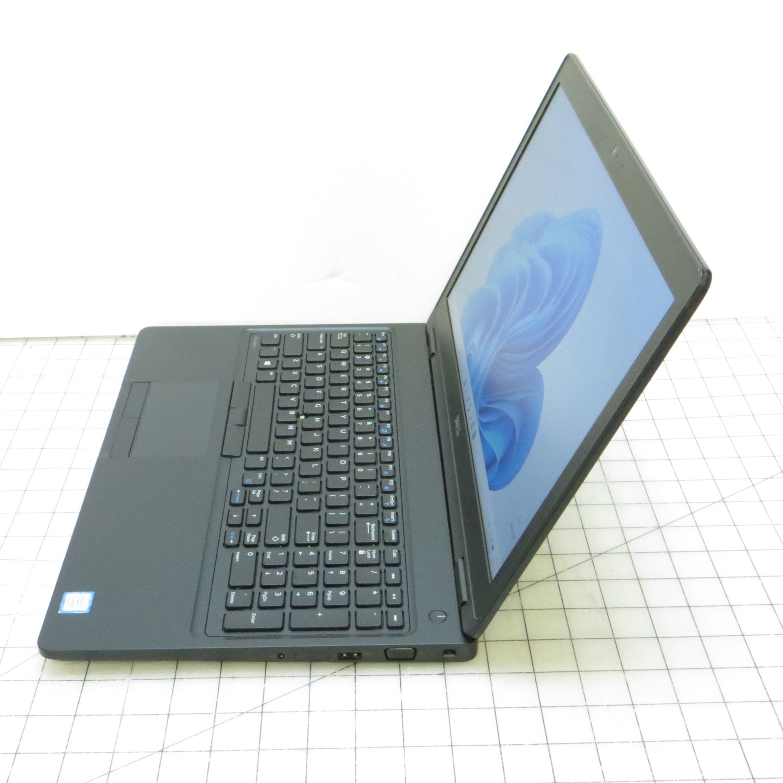 Dell Precision 3520 Intel i7 8GB RAM 256GB SSD 15.6″ Windows 11 Pro Laptop PC