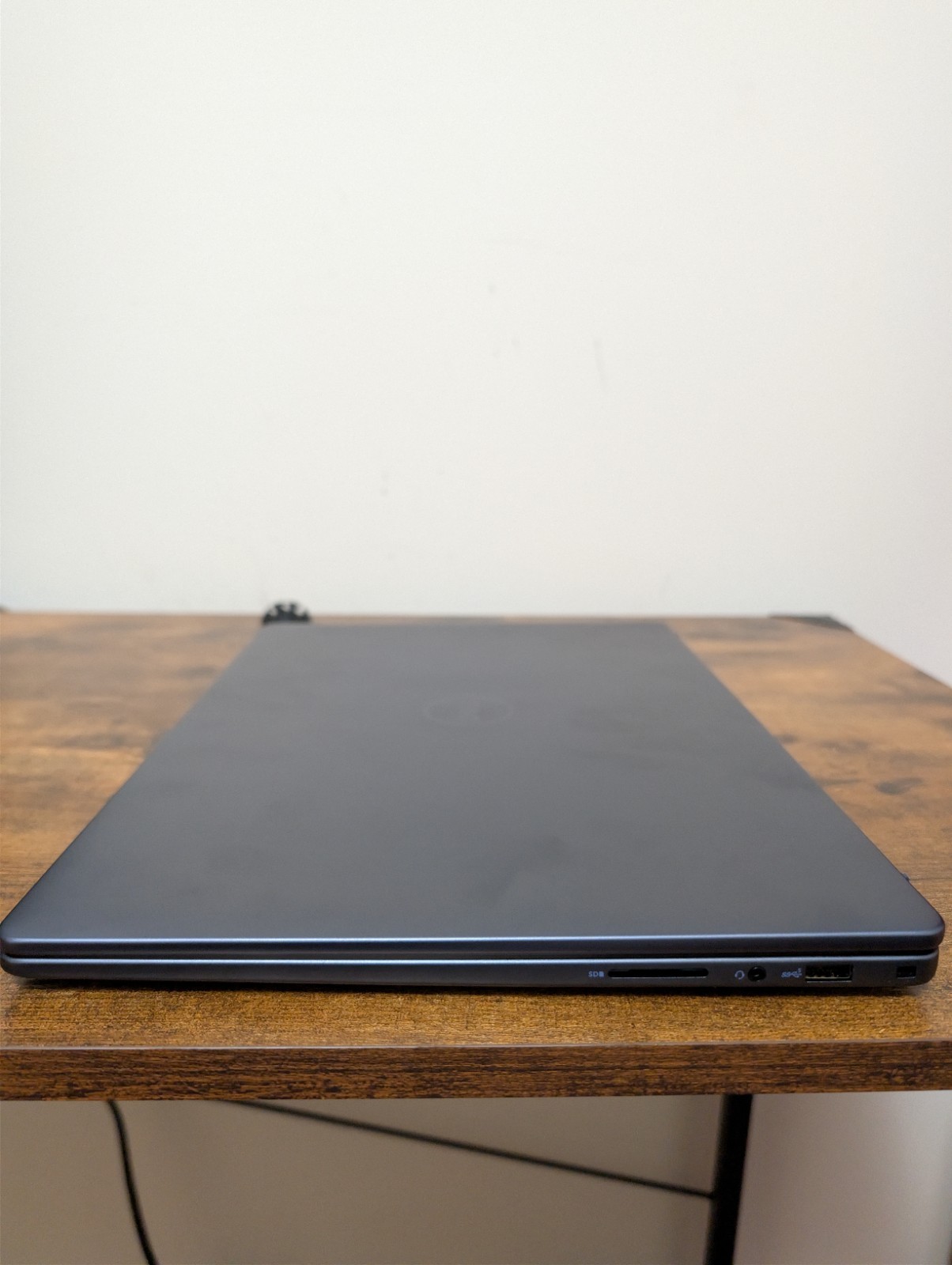 Dell Inspiron 16 5645 Ryzen 7 8840U 16GB DDR5 1TB SSD Very Good