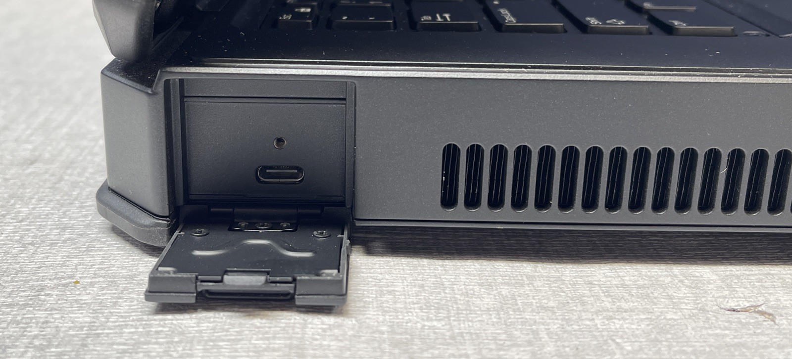 Dell Latitude 5424 Core i5-8350U 3.60 GHz 16GB RAM 512GB SSD NO OS