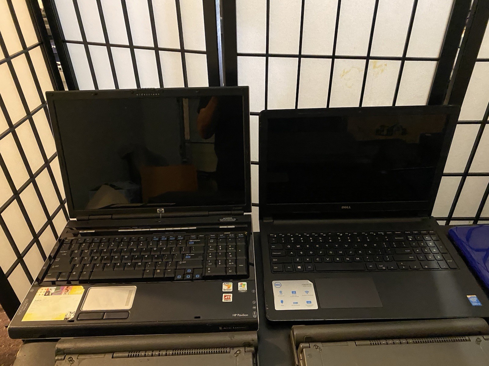 Lot of 7 Computer Laptops/Desktop for Parts/Repair Apple Ipad HP Dell Compaq