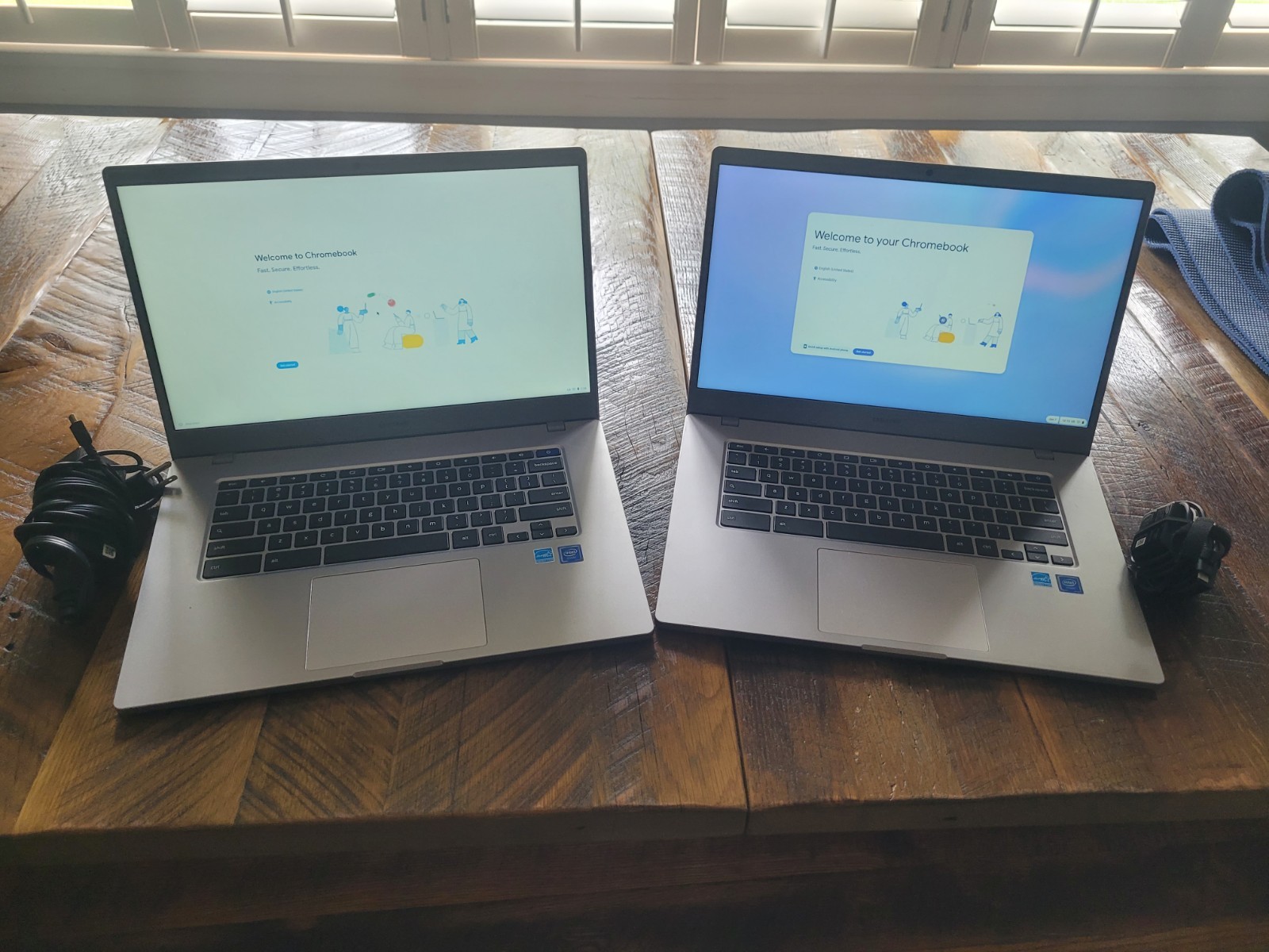 Samsung Chromebooks XE501C13-S02US Pack of 2 with Chargers
