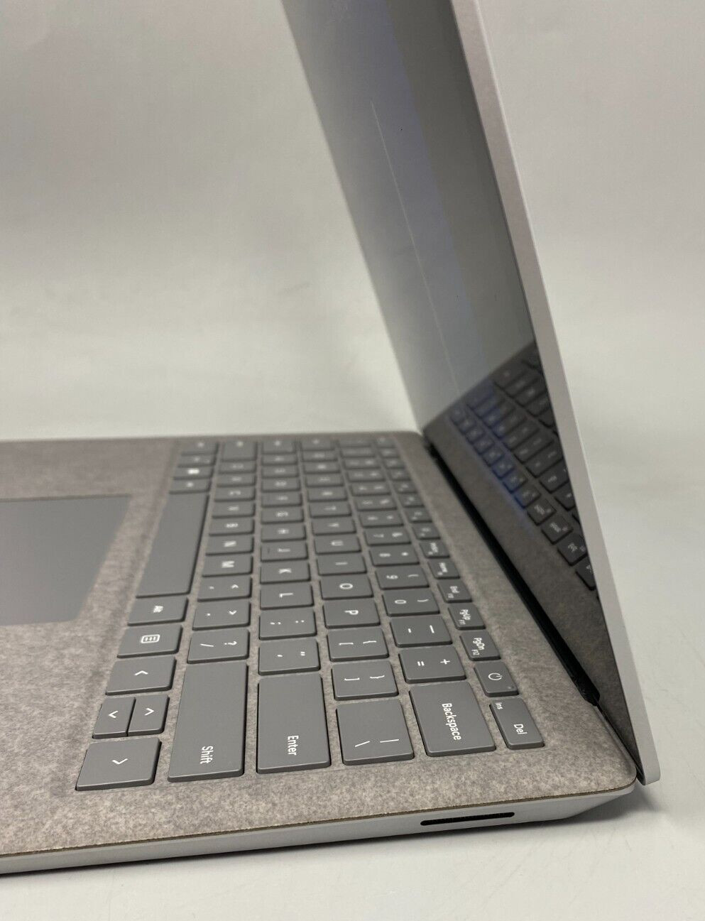 Microsoft Surface Laptop 4 1950 i5-1145G7 2.6GHz 256GB SSD 16GB DDR4 SLV C/Dent