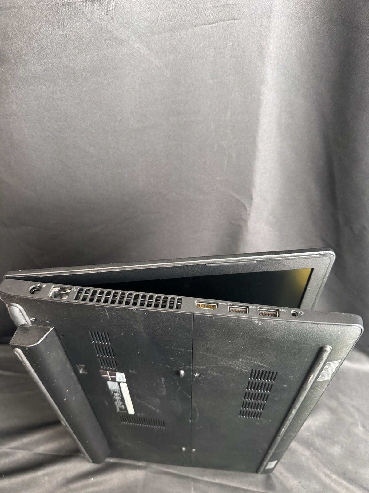 Latitude 3570 Intel I5 6th Gen No Ram No Hard Drive Has HD Caddy As Is NO POWER