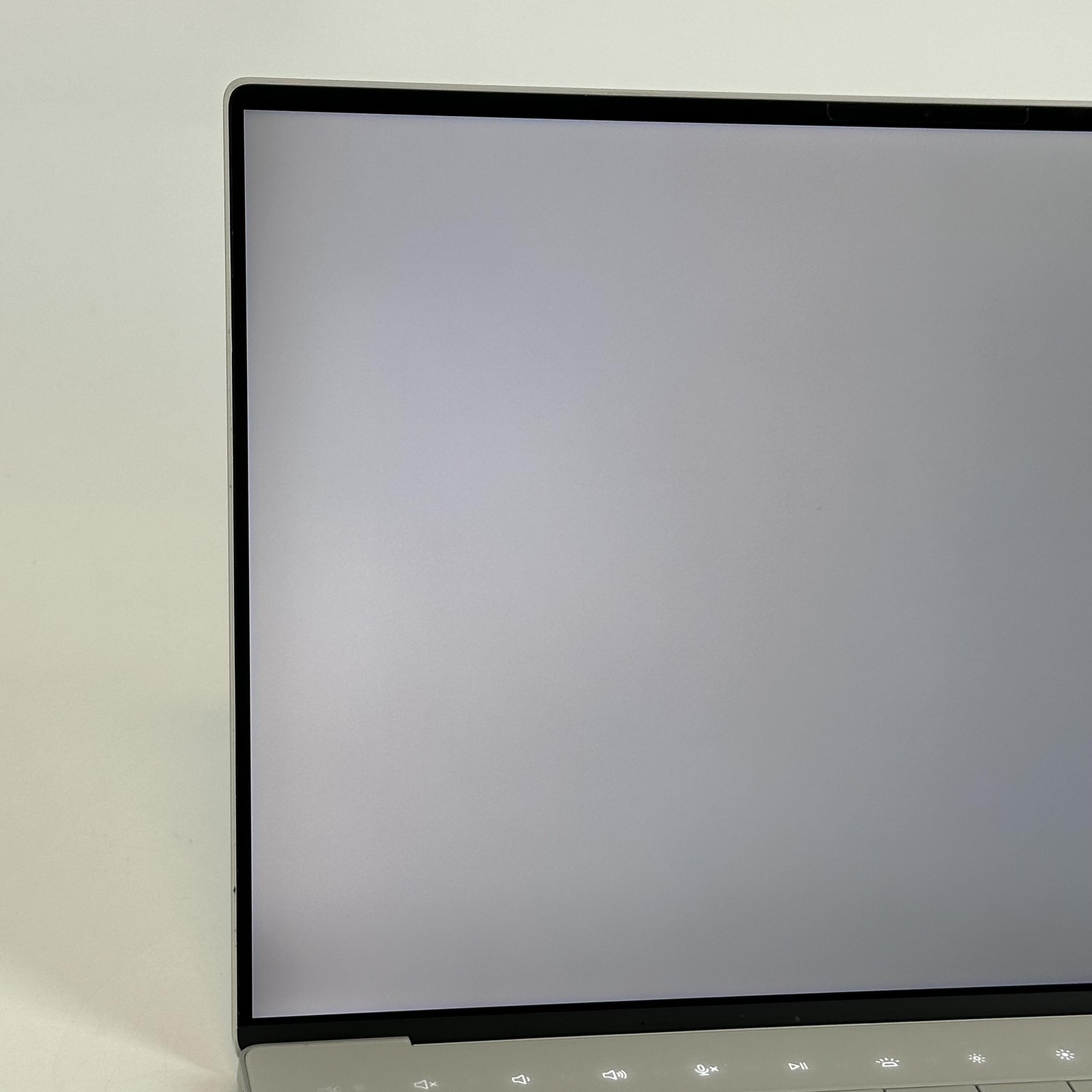 Dell XPS 13 Plus 9320 Silver UHD+ TOUCH 2.1 GHz i7-1260P 16GB 512GB SSD Good