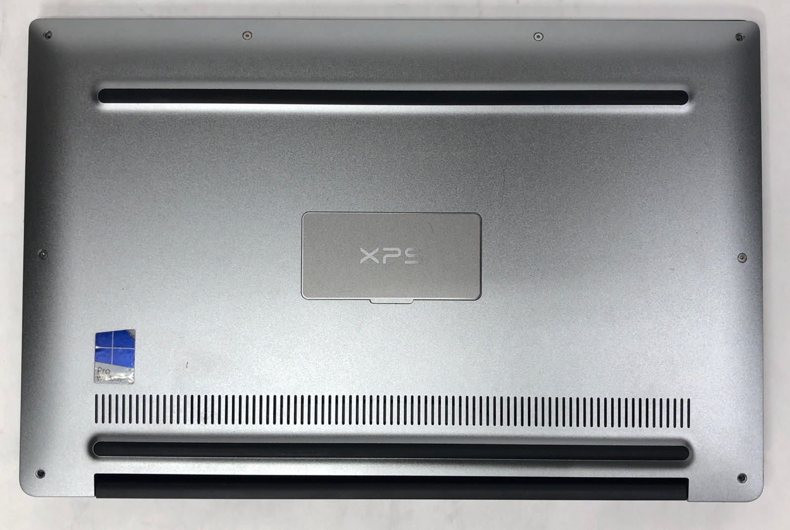 Dell XPS 9350, Intel Core i7-6600U @2.60Ghz, 8GB RAM, NO SSD/OS, TESTED!