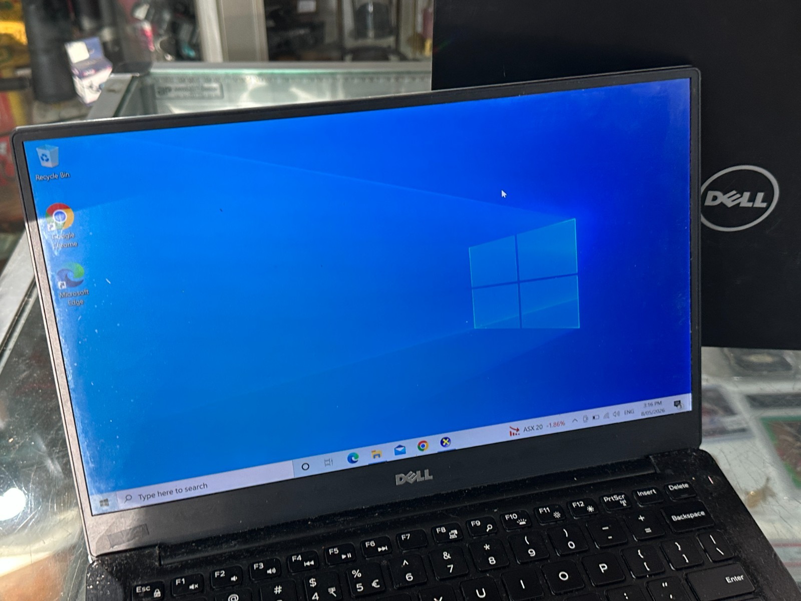 DELL XPS 13 9343 LAPTOP WINDOWS 10 HOME , 256 GB SSD 8 GB RAM – READ DESCRIPTION