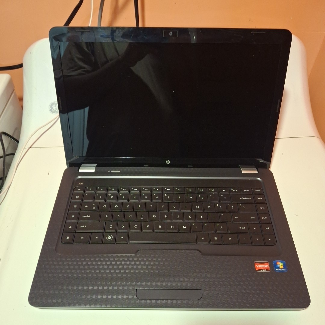 Hp Pavilion G62 Notebook/Laptop Black 13.5″ LCD Display Windows 7 AMD For Parts