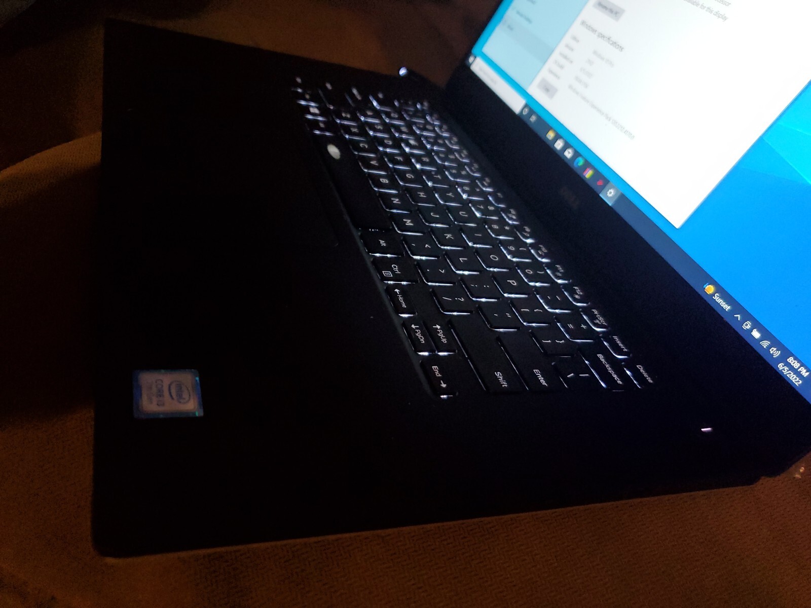 Dell XPS 15-9560 15″ Intel Core i3 7th gen 8Gb RAM 500GB, 32gb hd
