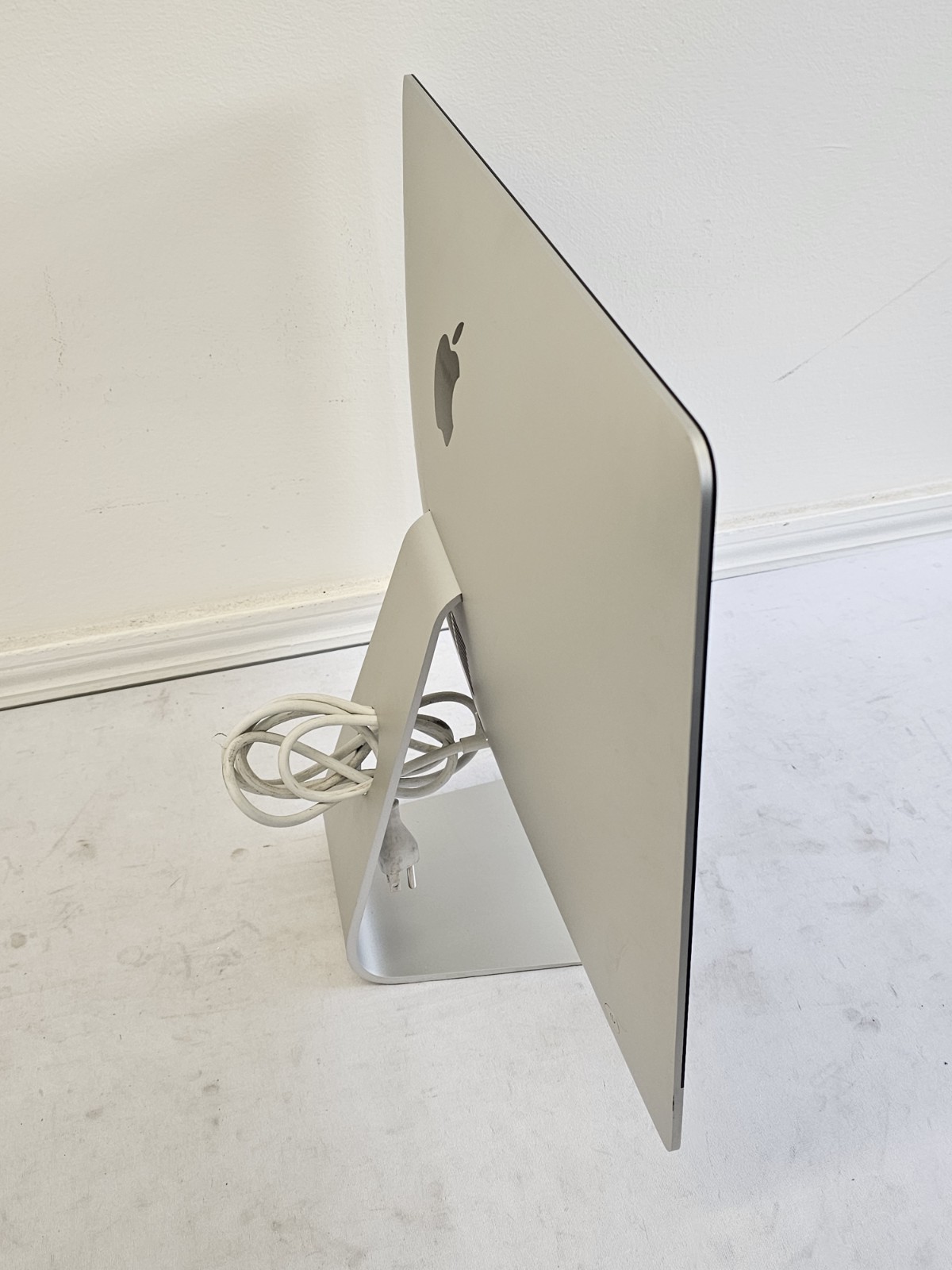 Apple iMac A1418 All-In-One – Intel i5-7400 8GB RAM 1TB HDD Mac OS Ventura READ
