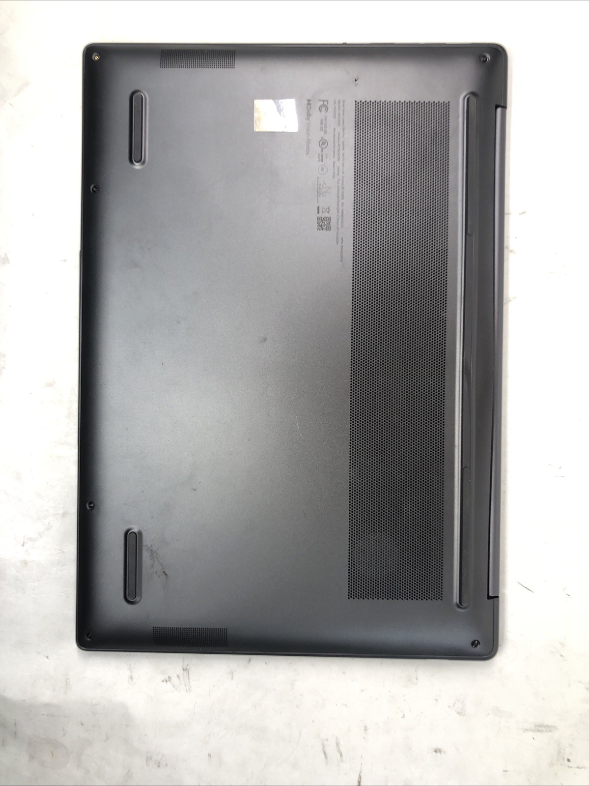 Lenovo Slim Pro 7, AMD Ryzen 7735HS, RTX 3050, 16GB RAM, NO SSD/OS, FOR PARTS