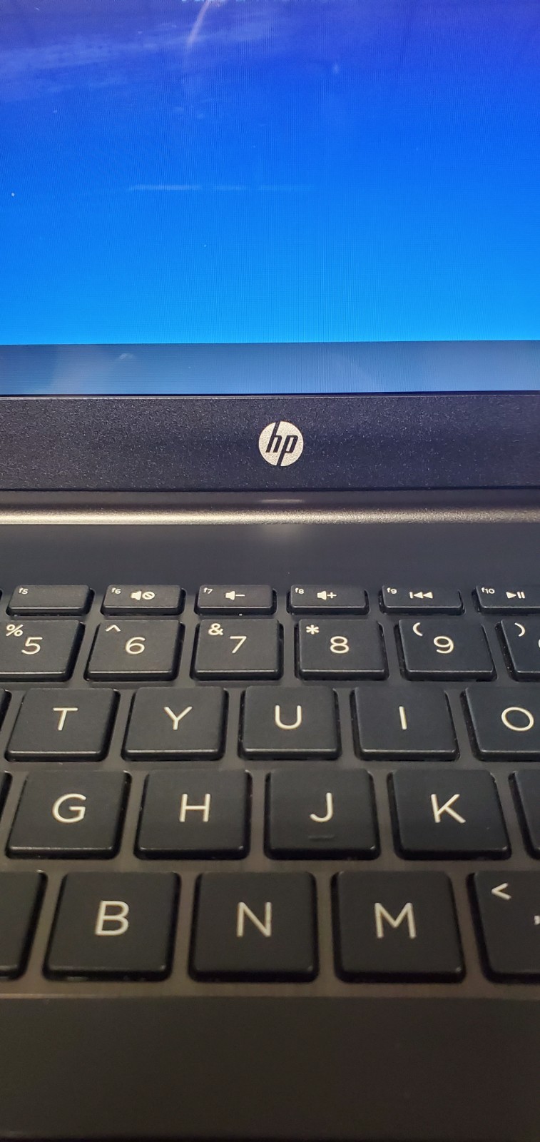 HP Stream 14″ Celeron 4GB/64GB Laptop Brilliant Black, Cord, Bag, & 2 Photo CD’s