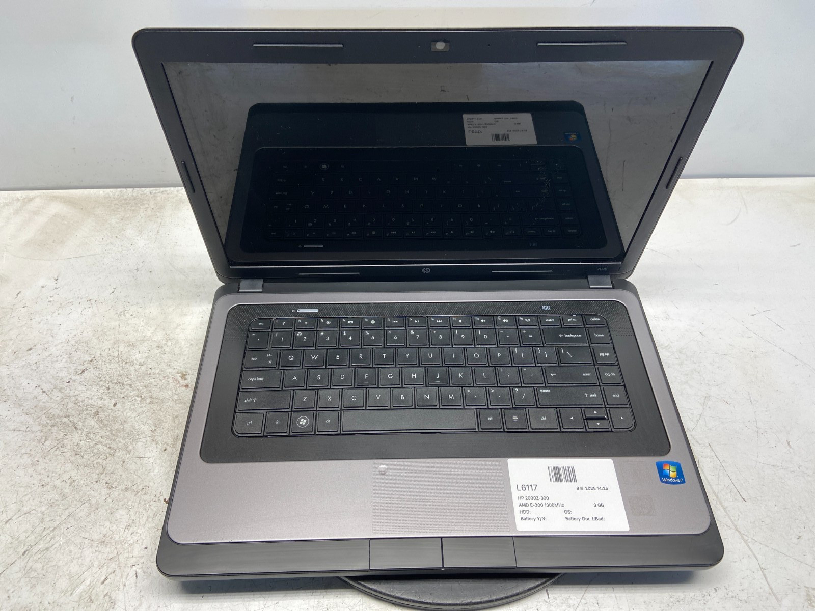 HP 2000Z-300 AMD E-300 1300MHz 3 GB NO HDD