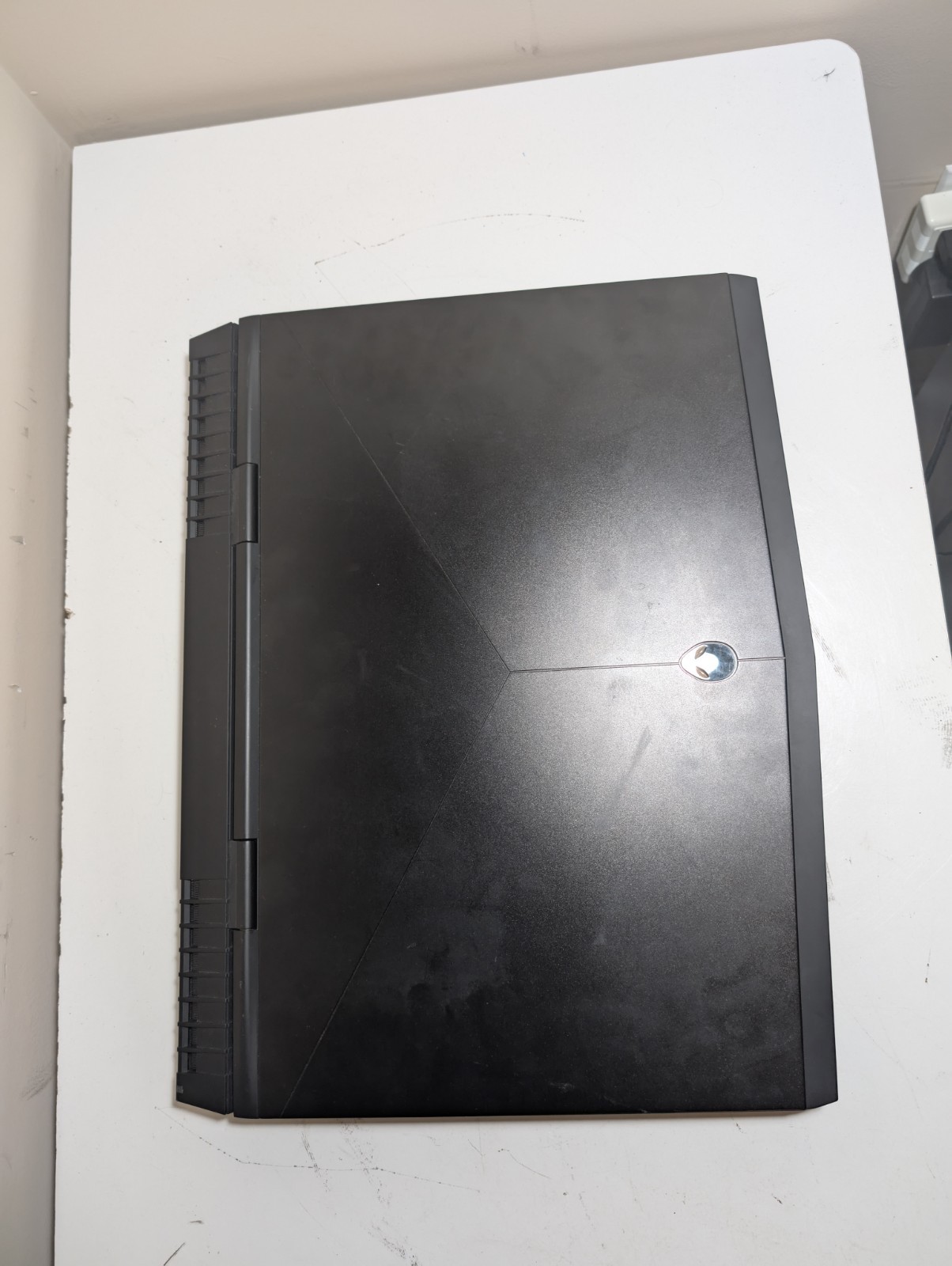Alienware 17 R5 i7-8750HQ 2.2GHz 32GB RAM 256GB SSD Nvidia GeForce GTX 1070
