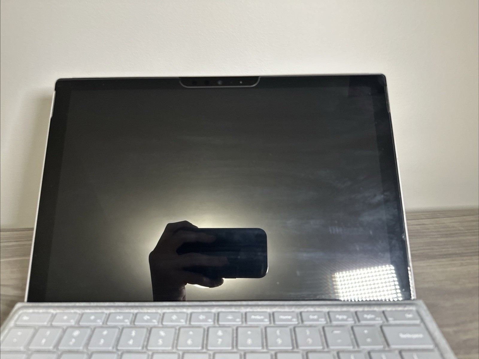 Microsoft Surface Pro 5 Intel Core i5-7300U CPU @ 2.60GHz 4GB RAM 128GB SSD