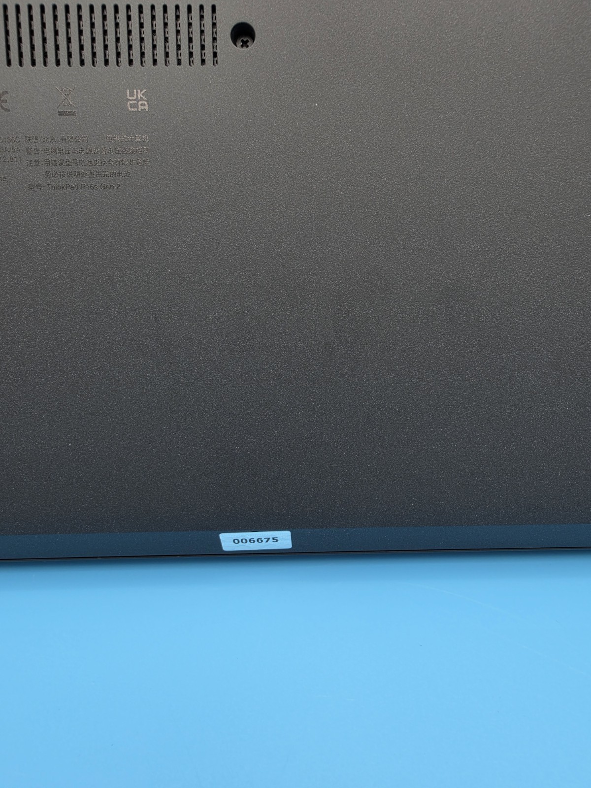 Lenovo ThinkPad P16s Gen 2 OLED Ryzen 7 Pro 7840U 64GB 1TB SSD Win11