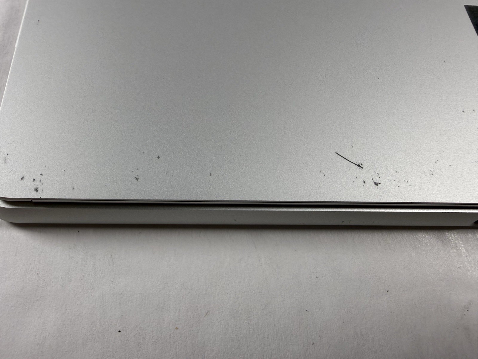 Microsoft Surface Pro 8 (1982) i5-1145G7 – 16GB RAM – 256GB 120Hz – Win 11 Pro