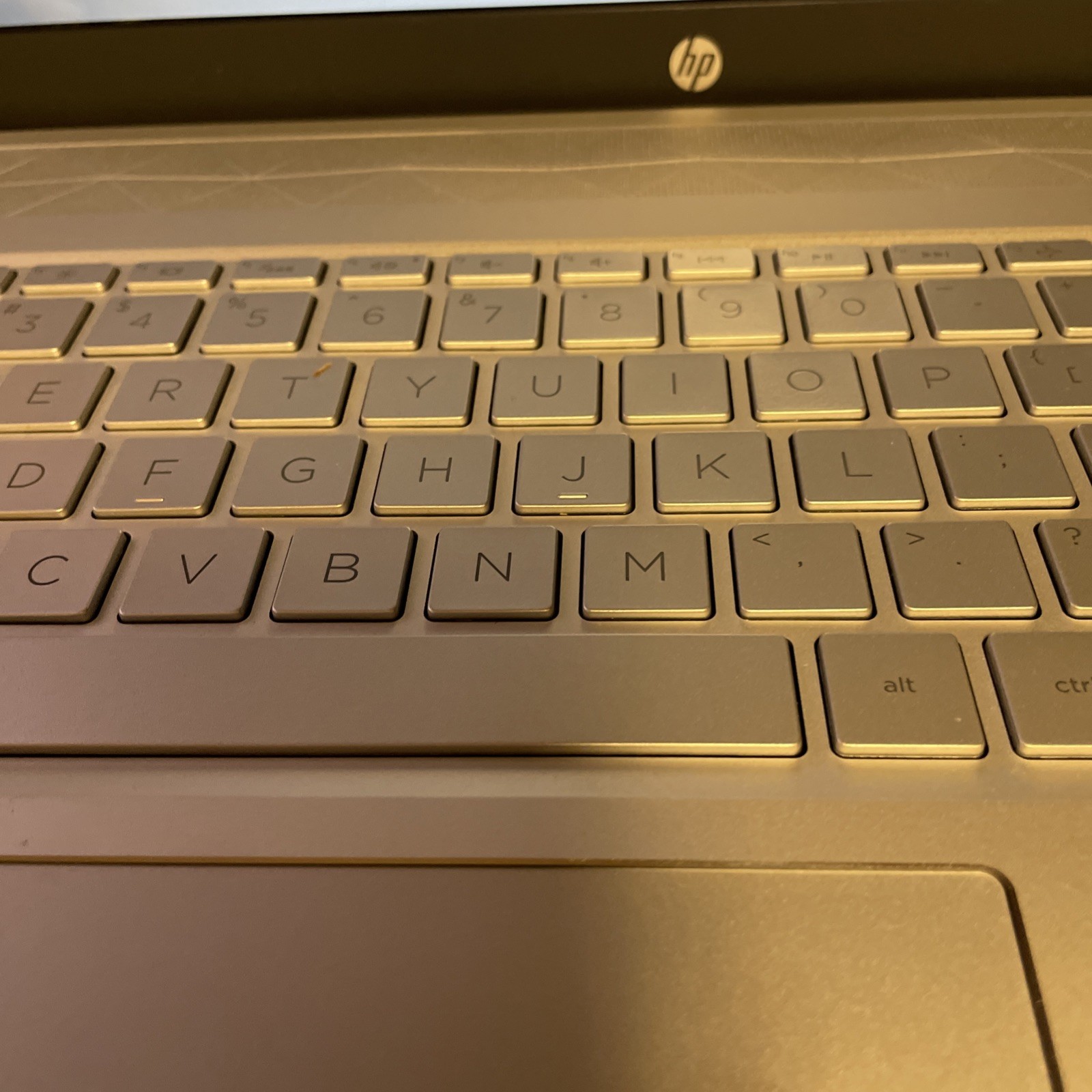 HP Pavilion 15-cs0064st _ i7-8550U @ 1.8 _ 8GB RAM _ 256GB SSD _ W11H