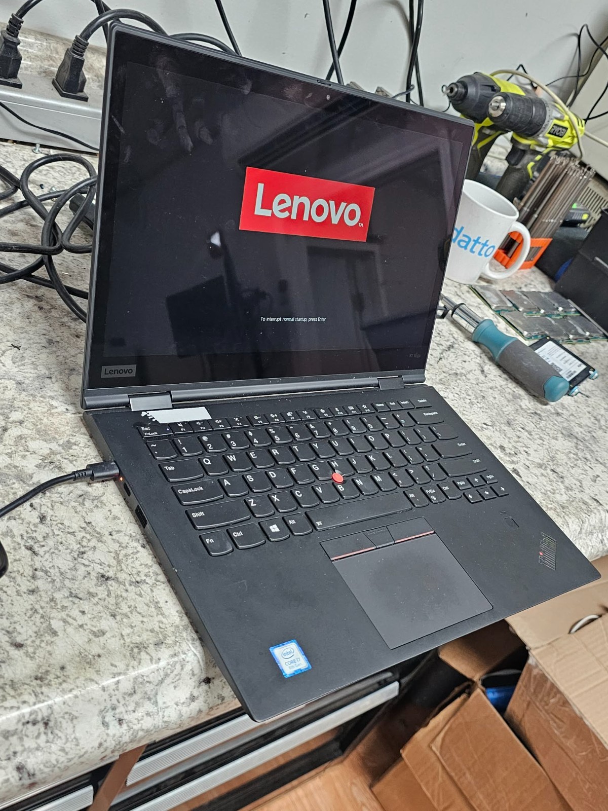 Clean Office Home 2-IN-1 FOLDING Lenovo Thinkpad X1 Yoga 3 (i7-8550U / 8GB RAM)