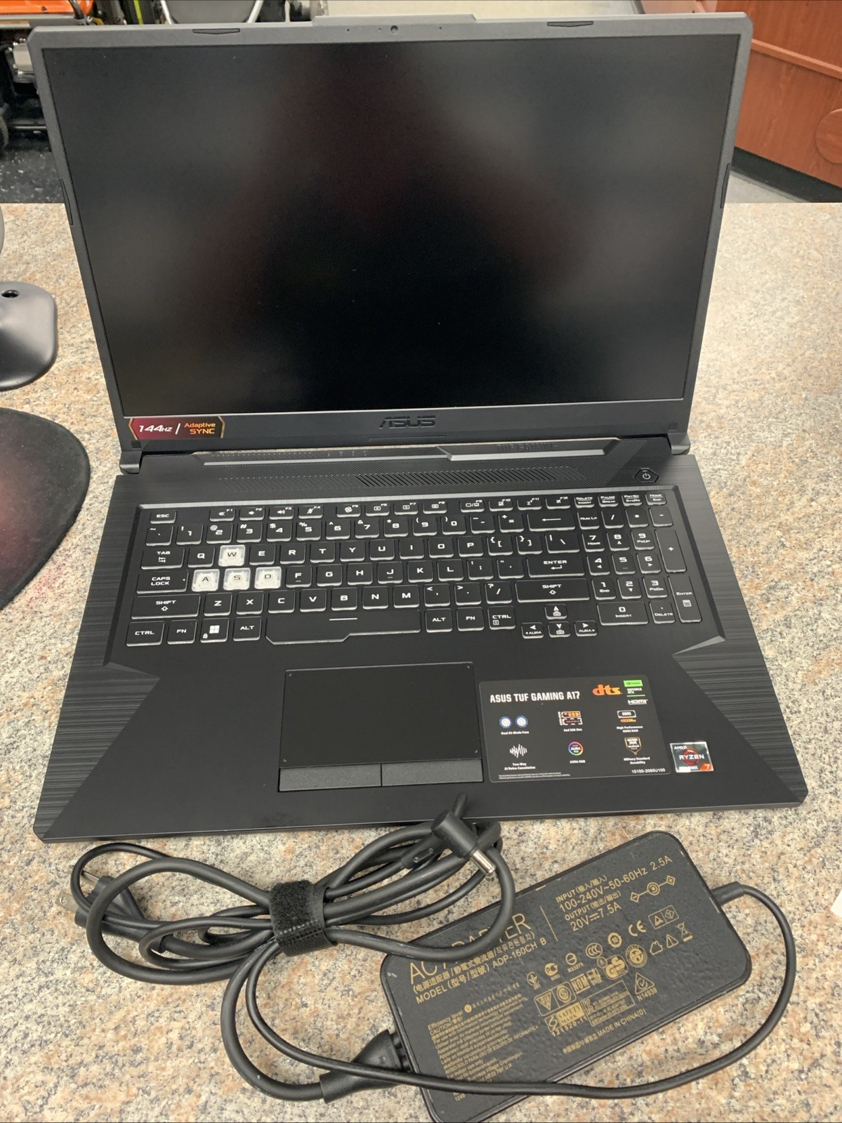 Asus Tug Gaming Laptop A17 17” RYZEN 7 8gb 512gb GeForce RTX2050
