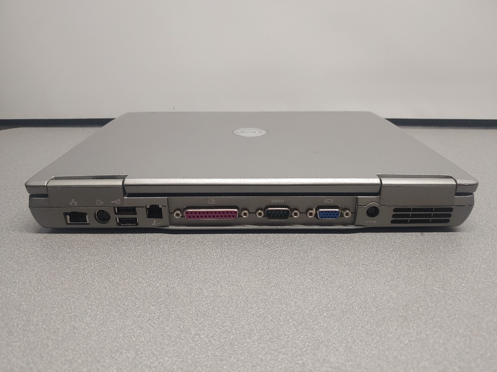 Dell Latitude D610 Intel Pentium M 1.6GHz, 2GB RAM, 40GB HDD, Windows XP w/ Bag