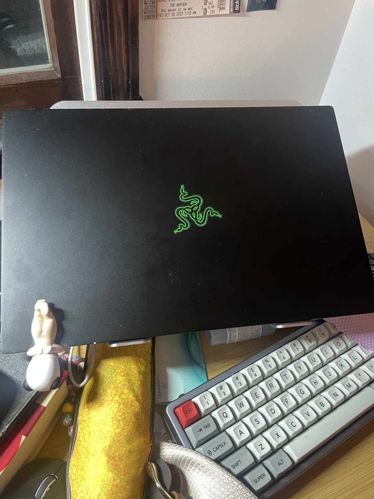 Razer Blade 15 i7-8750H 16GB RAM 512GB SSD NVIDIA GeForce GTX 1060 RZ09-02385E92