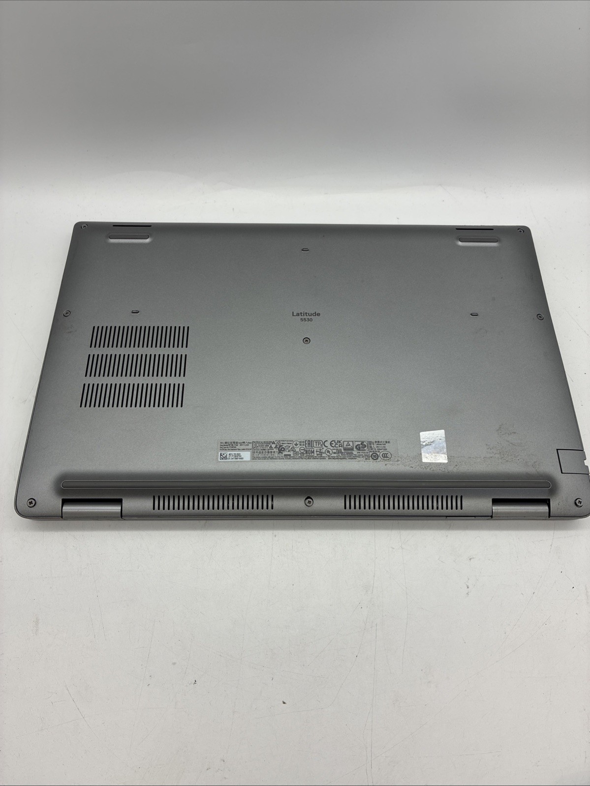 Dell Latitude 5530 i5-11th Gen NO RAM/SSD No Power For Parts SEE PICS (L61)