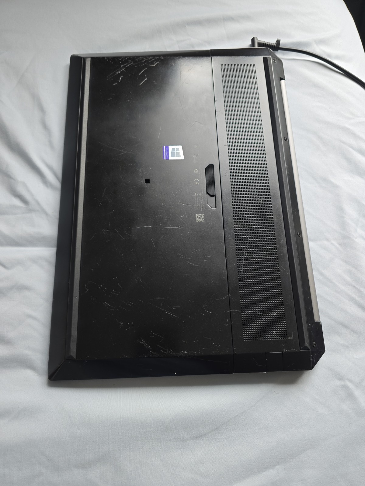 HP ZBook 15 G6 FHD i7-9850H 2.60GHz 32GB 1TB SSD NVIDIA Quadro T1000.
