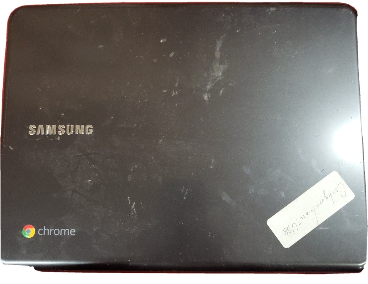 Broken lot of 2 Samsung Notebook – XE500C21
