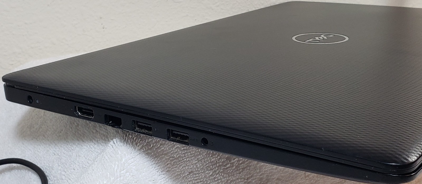 Dell Inspiron 15 3000 Series – i5-1035G1, 8Gigs, 256 SSD