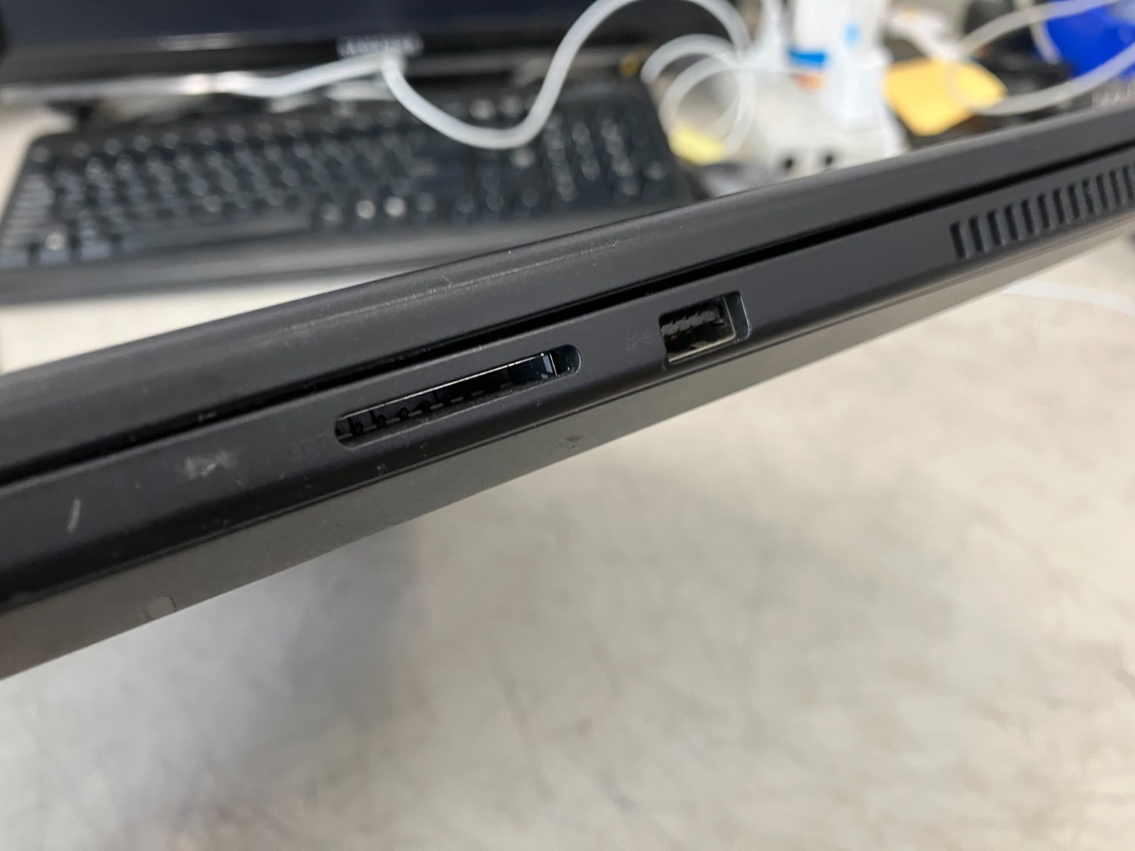 Dell G7 7700 15.6 4K i7-10750H 2.60GHz 16GB 512GB SSD RTX 2060 – AS-IS FOR PARTS