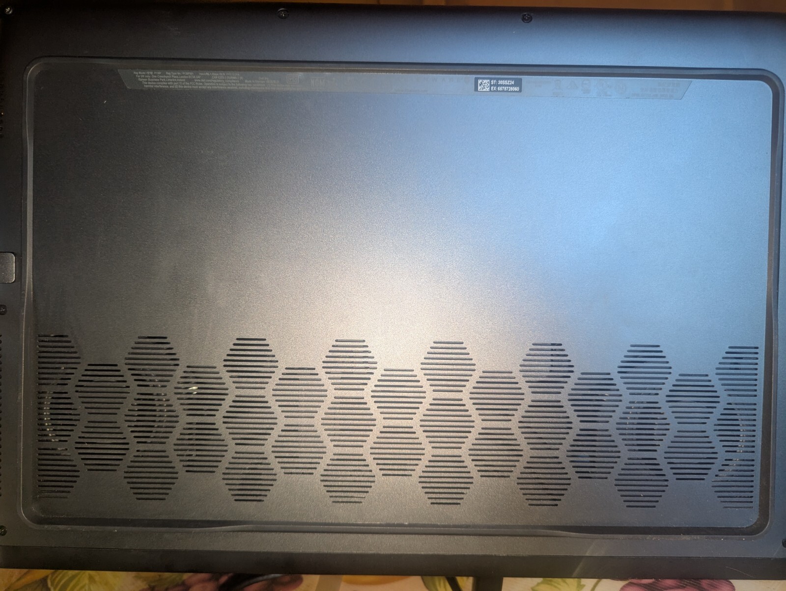 Alienware – M16 R2 16″ 240Hz Intel Core Series 1 Ultra 7 QHD+ Gaming Laptop
