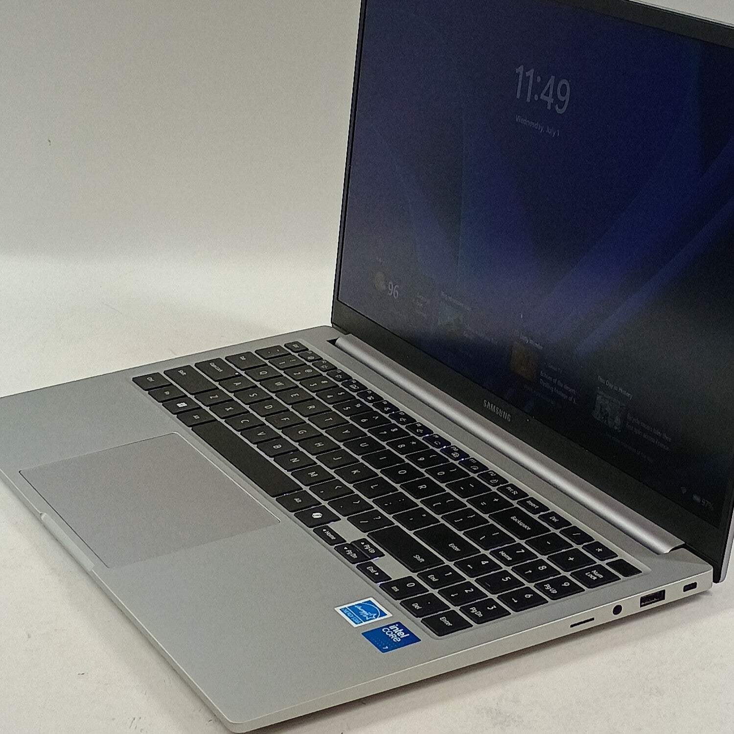 Samsung Galaxy Book4 NP750XGK 15.6″ Core 7 150U 1.8GHz 16GB RAM 1TB SSD