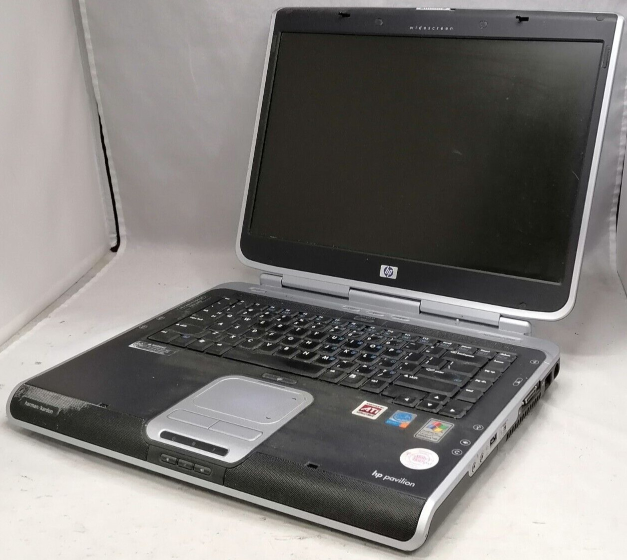 FOR PARTS 15.4″ HP Pavilion zv5000 (Intel Pentium 4/2.40 GHz/NO RAM/NO HDD)