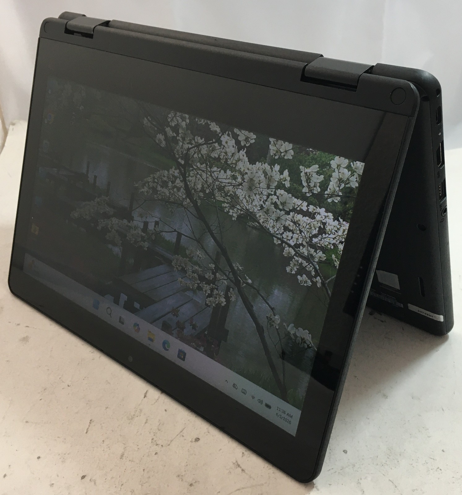 Lenovo ThinkPad 11e Yoga Gen 6 Touchscreen M3-8100Y 1.1GHz 8GB 256 GB SSD Win11