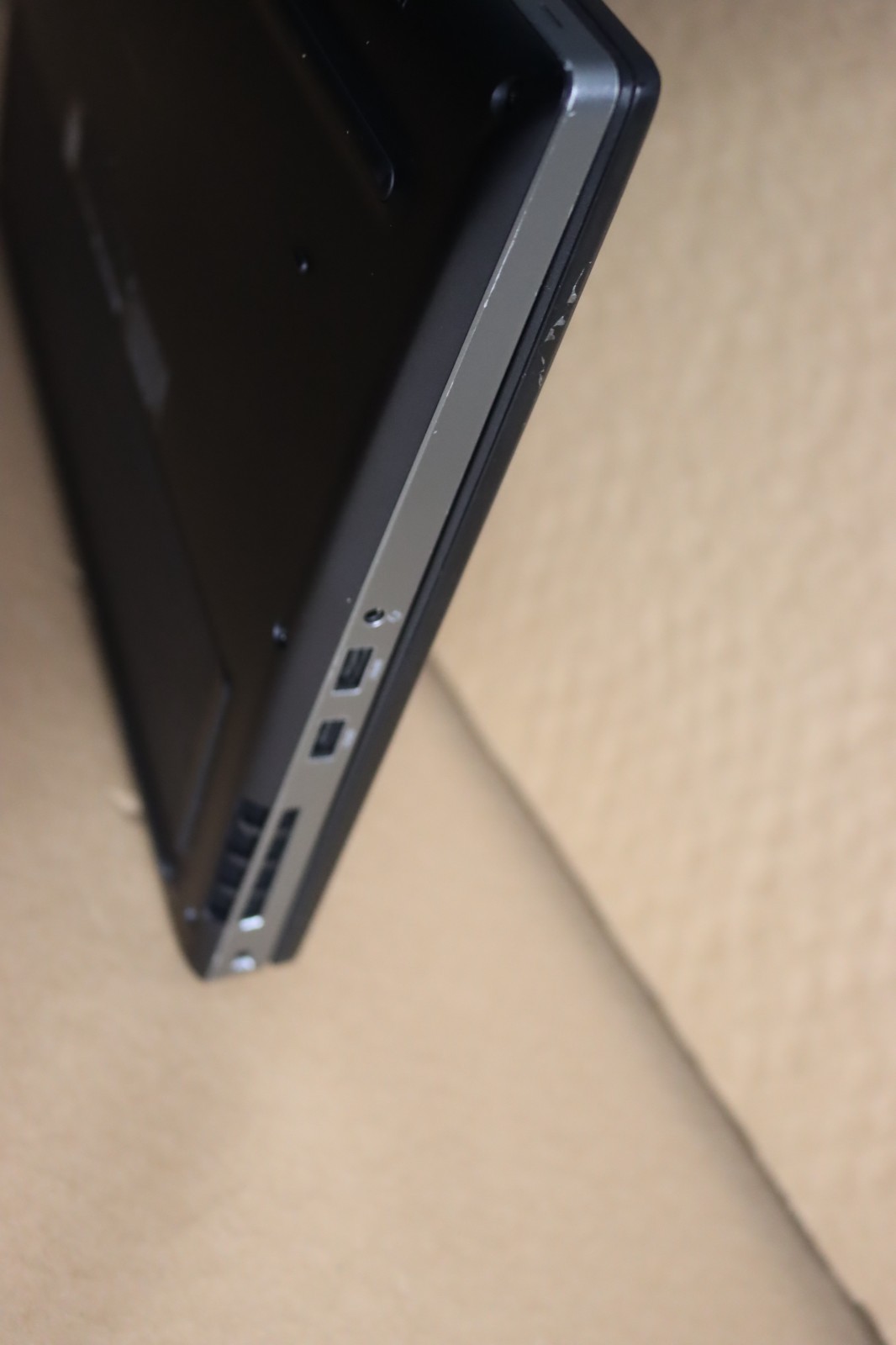 Dell Precision 7530 15.6” 256GB, Intel Core i7 8th Gen., 2.60GHz, 16GB Radeon