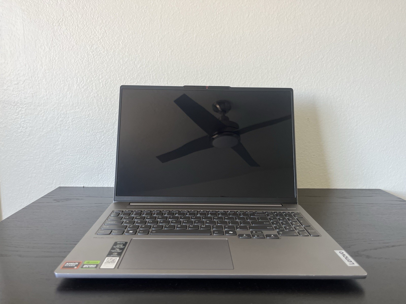 Lenovo IdeaPad Pro 5 16AHP9 16″ Ryzen 5 RTX 3050 16 GB Ram 1 TB SSD OLED Screen