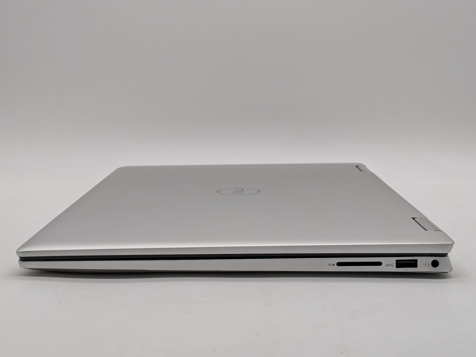 Dell Inspiron 16 7620 2-in-1 16″ FHD+ Touch I7-1260P 512GB SSD 16GB W11 Webcam