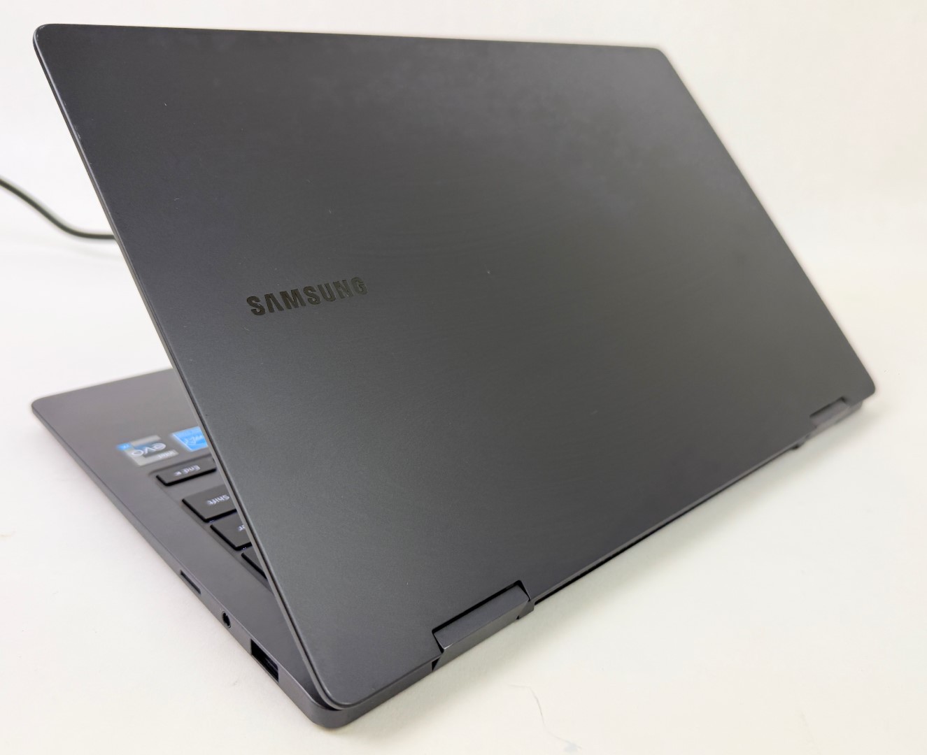 Samsung Galaxy Book 2 NP730QED-KA1US 13.3″ Touch i7-1255U 16GB 1TB W11 No Battry