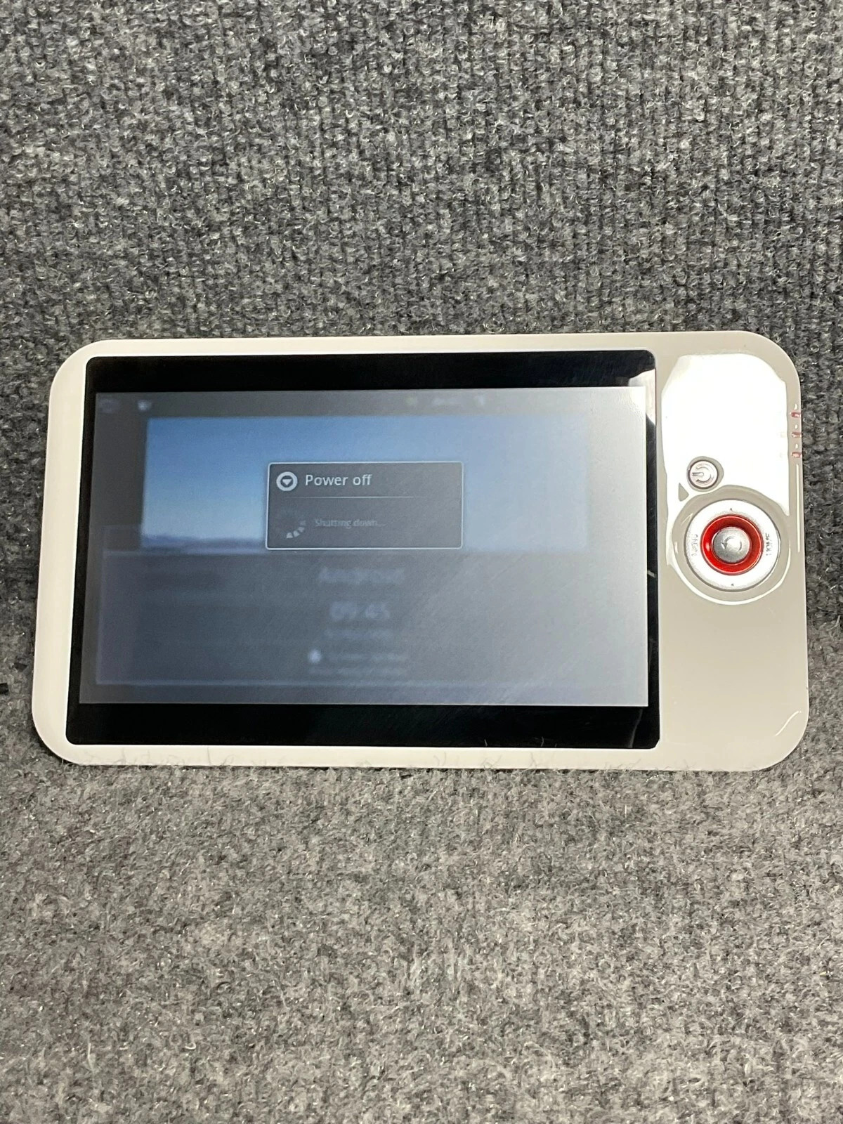 Universal Android Tablet M-001 9 Volt Touchscreen Mini White Device