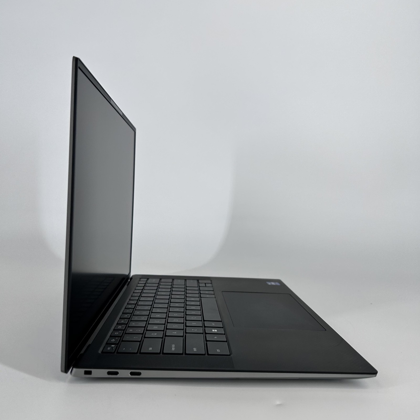 Dell Precision 5570 15.6 FHD+ 2.5 GHz i9-12900H 8GB 1TB SSD RTX A2000 Excellent
