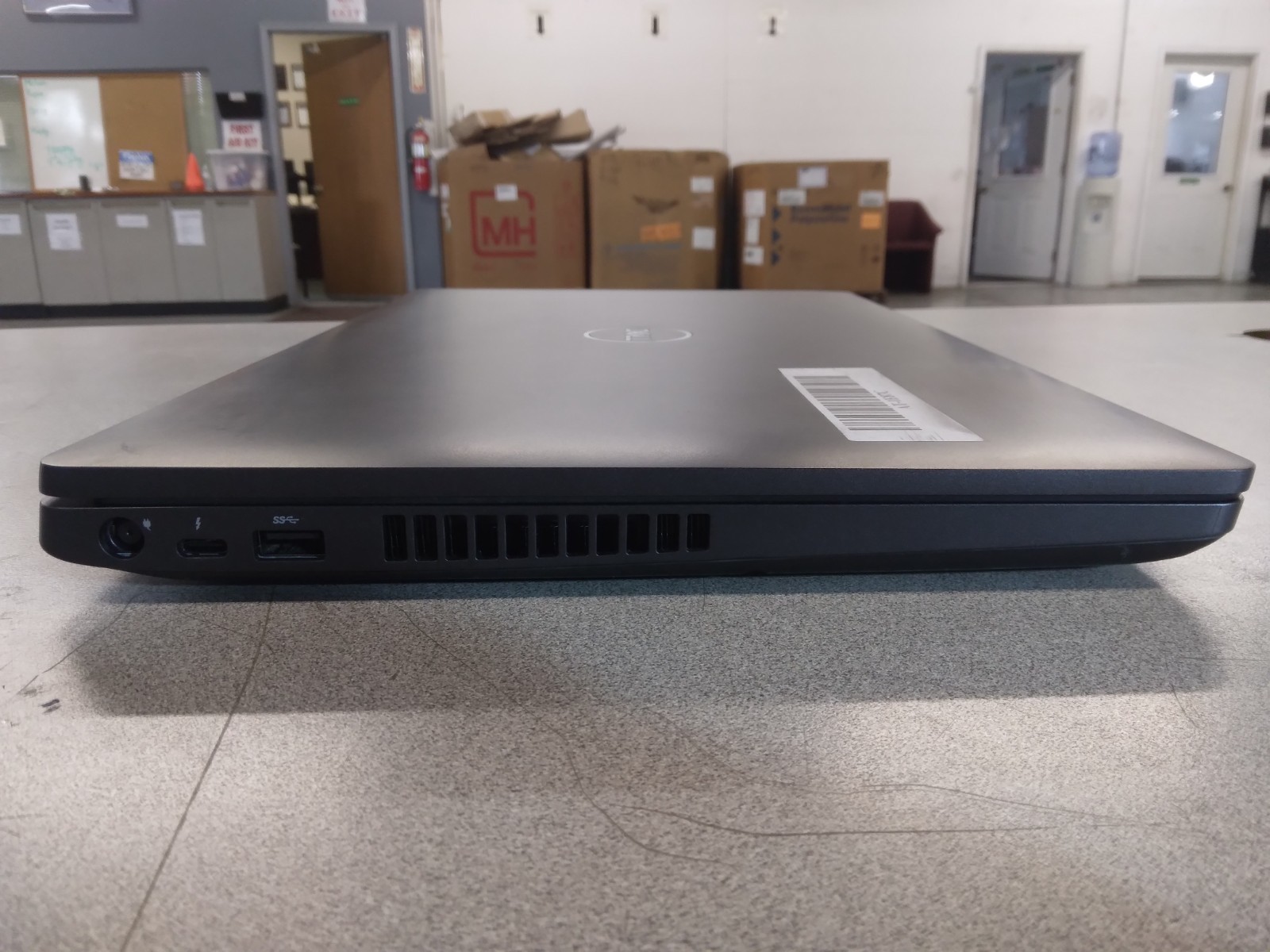 Dell*Latitude*3541*Intel*i7-9850H*512GB*NVMe*16GB*DDR4*Nvidia*Quadro*P620*No*OS